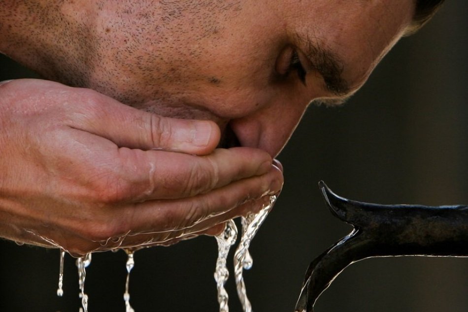 Ilustračný obrázok k článku Ak chcete, aby bol váš pitný režim vyvážený, len bežná voda z vodovodu nestačí