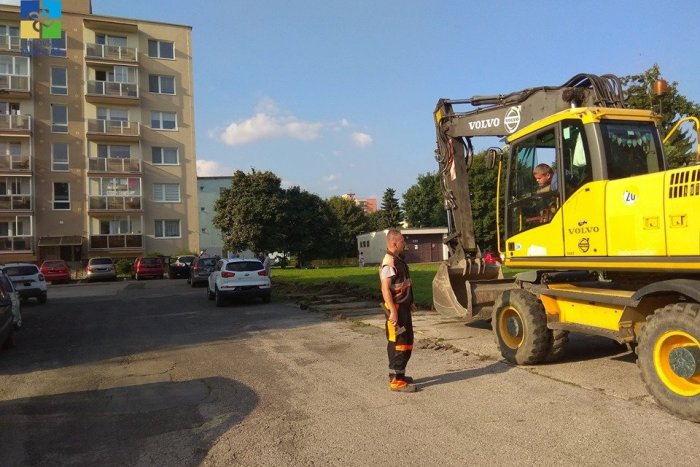 Ilustračný obrázok k článku Na Nábreží začala očakávaná rekonštrukcia: Oprava chodníka na Vrbickej