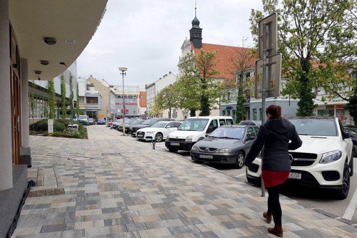 Ilustračný obrázok k článku Parkovanie v meste: Pol miliónová tržba za pol roka, plánované rozšírenie pešej zóny