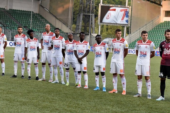 Ilustračný obrázok k článku Futbalisti AS Trenčín vydražili dresy k SNP: Výťažok pôjde na obnovu pamätníka