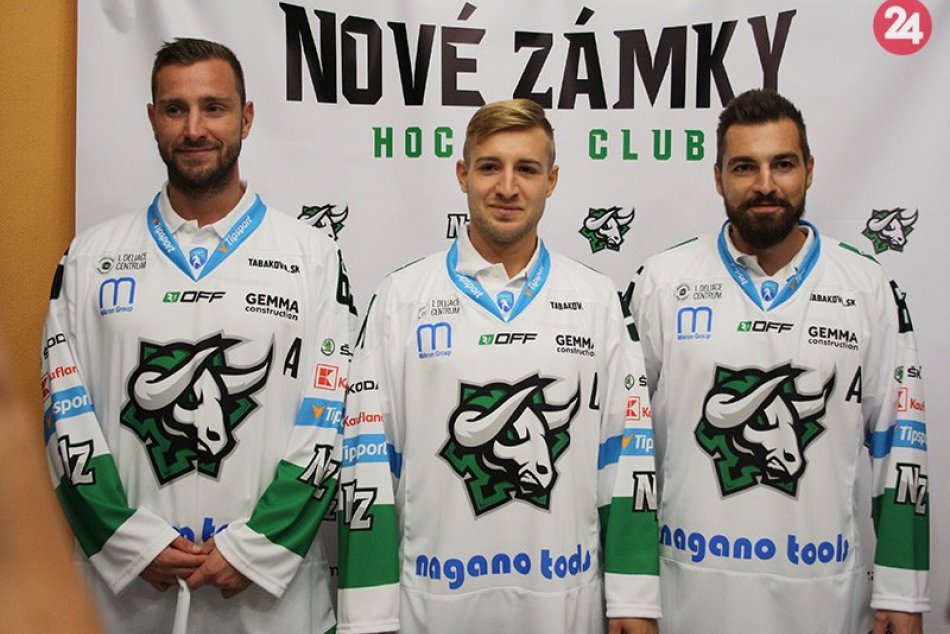 Ilustračný obrázok k článku Káder i logo Nových Zámkov prešli zmenami: Hokejistov čaká 4. rok v Tipsport lige, FOTO