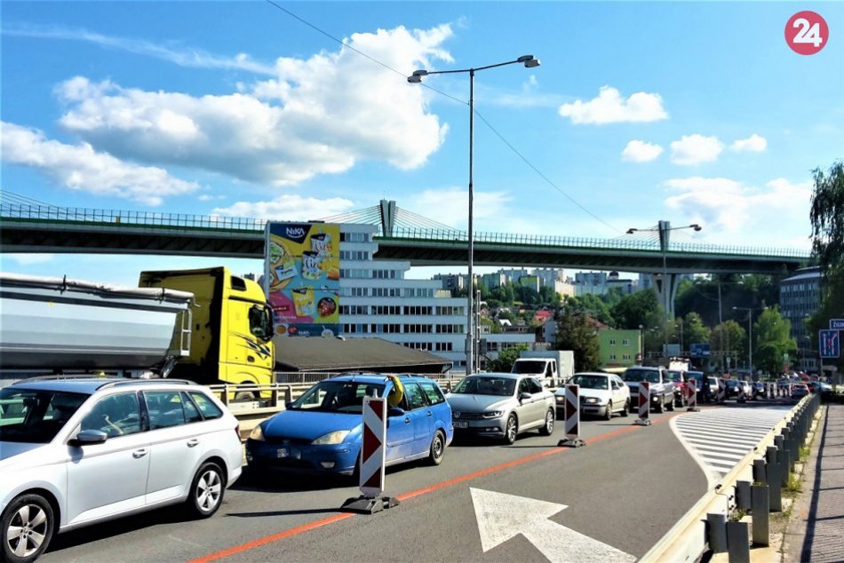 Ilustračný obrázok k článku Vodiči, pripravte sa: Na Orlovskom moste menia dopravné obmedzenia