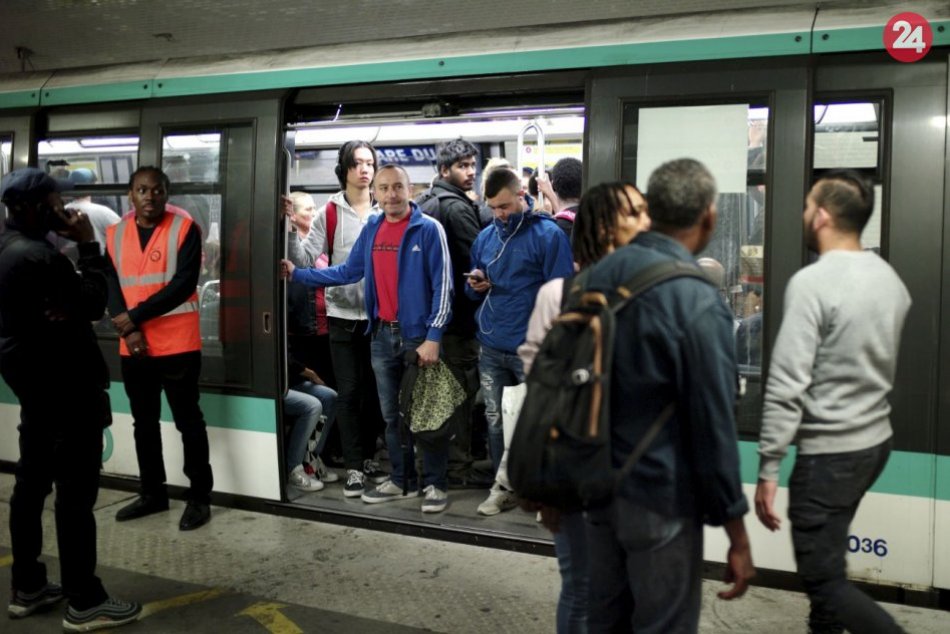 Ilustračný obrázok k článku Paríž bojuje s ochromenou dopravou: Zamestnanci MHD vstúpili do štrajku