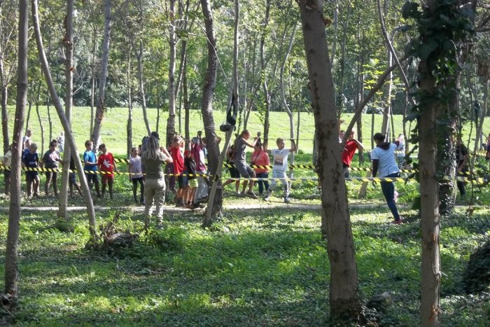 Ilustračný obrázok k článku Šaľania sa rozlúčili s letom: Stovky detí nadchol prekážkový beh, FOTO