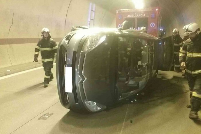 Ilustračný obrázok k článku Tunel Sitina v smere do Petržalky je kvôli nehode neprejazdný