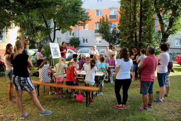 Ilustračný obrázok k článku Z Lučenca chceme urobiť mesto, ktoré je priateľské deťom, hovoria mladí aktivisti, FOTO
