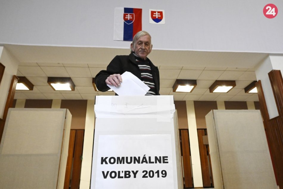 Ilustračný obrázok k článku Nemšová si zvolila primátora: Víťazom volieb nezávislý kandidát Miloš Mojto, FOTO