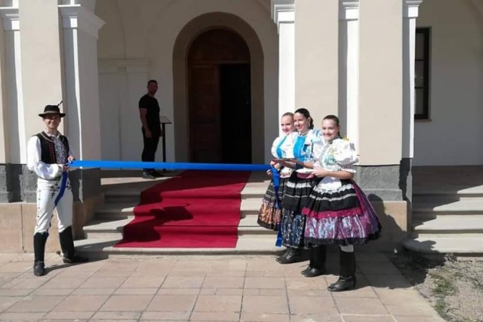 Ilustračný obrázok k článku Múzeum v Michalovciach privítalo množstvo ľudí: Slávnostné otvorenie na fotkách