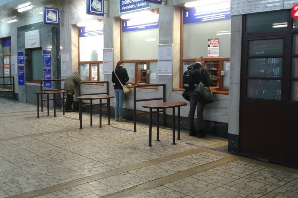 Ilustračný obrázok k článku Dráma na bystrickej železničnej stanici: Policajti oživovali muža, nakoniec zomrel