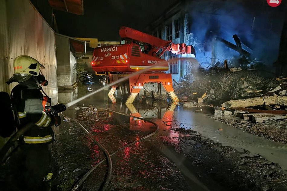 Ilustračný obrázok k článku V Trnave horel sklad chemikálií: Požiar sa po 12 hodinách podarilo lokalizovať
