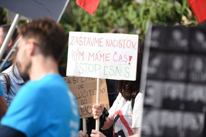 Ilustračný obrázok k článku Zároveň so zhromaždením kotlebovcov bude v Trenčíne protifašistický protest