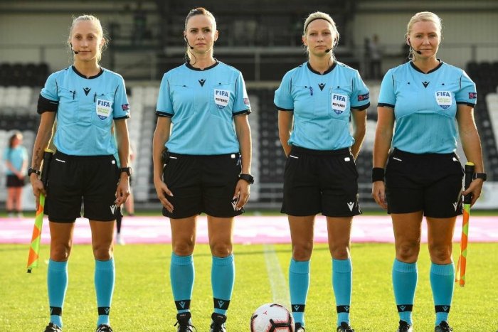 Ilustračný obrázok k článku Futbalová rozhodkyňa Zuzana Valentová: Dievčatá by som od futbalu neodrádzala