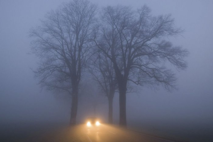 Ilustračný obrázok k článku Cenné rady, ktoré ocení každý vodič: Kedy a ako používať hmlové svetlá?