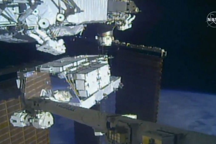 Ilustračný obrázok k článku Astronauti vystúpili do otvoreného vesmíru: Vymenili batérie na ISS