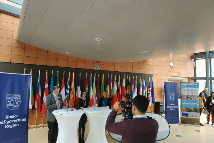 Ilustračný obrázok k článku Primátor Poláček s námestníčkou Gurbaľovou prezentujú v Bruseli košické dobrovoľníctvo, FOTO