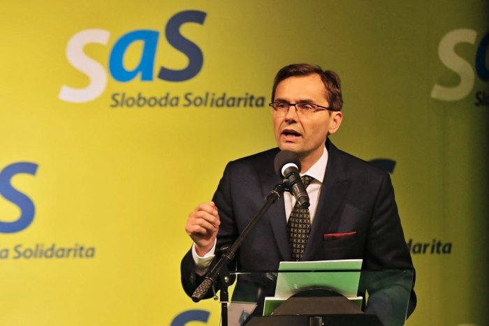 Ilustračný obrázok k článku Rozpad starej a vznik novej SaS: Stranu opúšťajú známe tváre, prichádzajú noví členovia