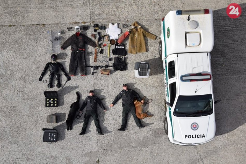 Ilustračný obrázok k článku Zapojili sa i policajti zo Zámkov a Štúrova: Výzva Tetris Challenge na Slovensku, FOTO