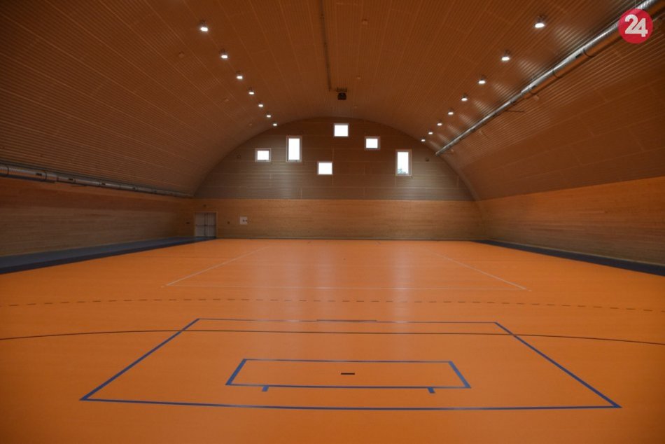 Ilustračný obrázok k článku Nová športová hala na Čermáni je otvorená: Výstavba stála vyše 900-tisíc eur, FOTO