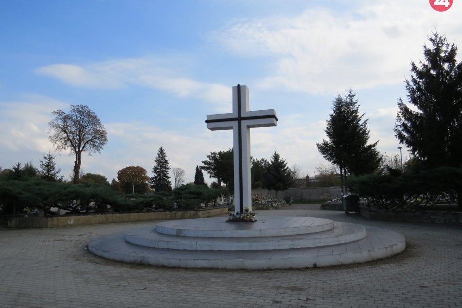 Ilustračný obrázok k článku Verejný cintorín v Michalovciach bude počas dušičiek otvorený dlhšie