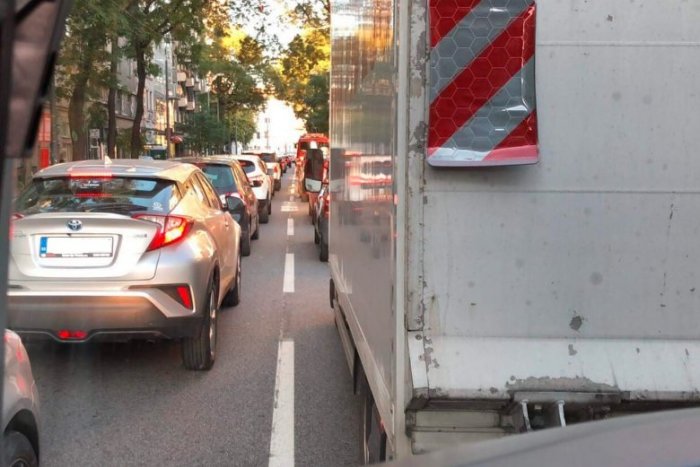 Ilustračný obrázok k článku Zápchy a havárie: Doprava v Bratislave sa opäť komplikuje