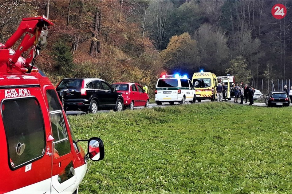 Ilustračný obrázok k článku Vážna nehoda v Považskobystrickom okrese: Hlásia viacerých zranených, FOTO