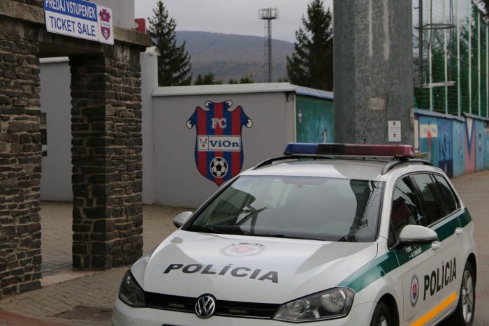 Ilustračný obrázok k článku Muž odpadol na futbalovom zápase: Ratoval ho nitriansky policajt