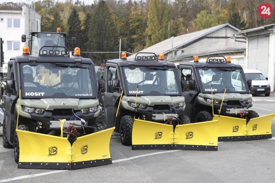 Ilustračný obrázok k článku Na zimnú údržbu v meste KOSIT pripravil desiatky mechanizmov a bude sa čistiť aj ručne