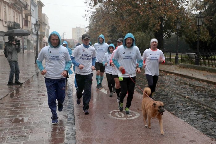 Ilustračný obrázok k článku Bežia z Košíc až do Lúrd, aby upozornili na chudobu a zároveň pomohli ľuďom v zlej situácii