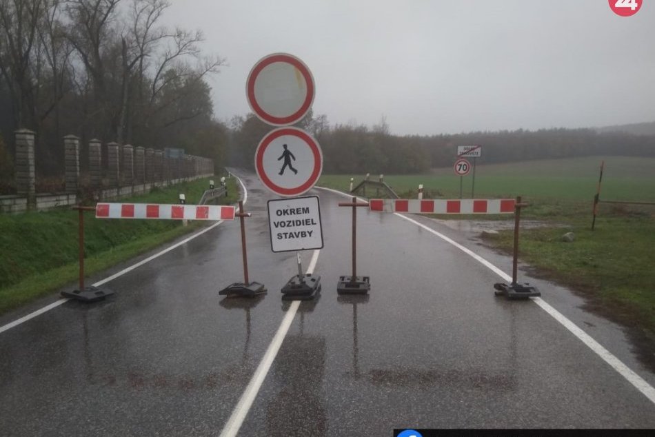 Ilustračný obrázok k článku Medzi dvomi obcami v okrese Hlohovec uzavreli cestu: Dôvodom je havarijný stav
