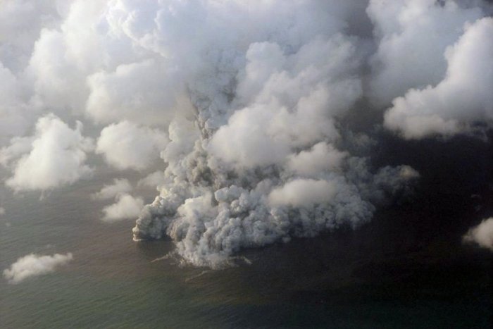 Ilustračný obrázok k článku Podmorský výbuch sopky zaplavil celý ostrov: Vytvoril však nový, trikrát väčší