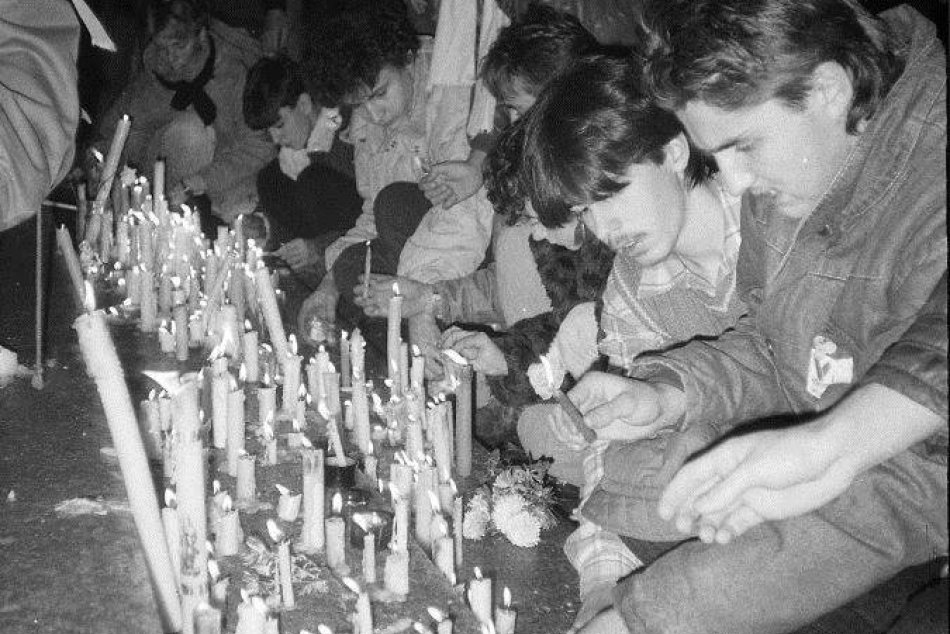 Ilustračný obrázok k článku Ako to vyzeralo počas mítingov v Prešove? Pripomíname si 33. výročie Nežnej revolúcie, FOTO