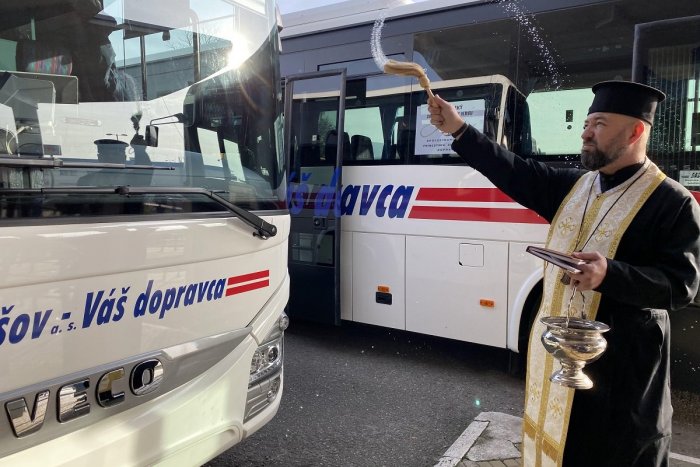 Ilustračný obrázok k článku Do vozového parku SAD Prešov pribudli nové autobusy: Majú aj čítačku na platbu kartou