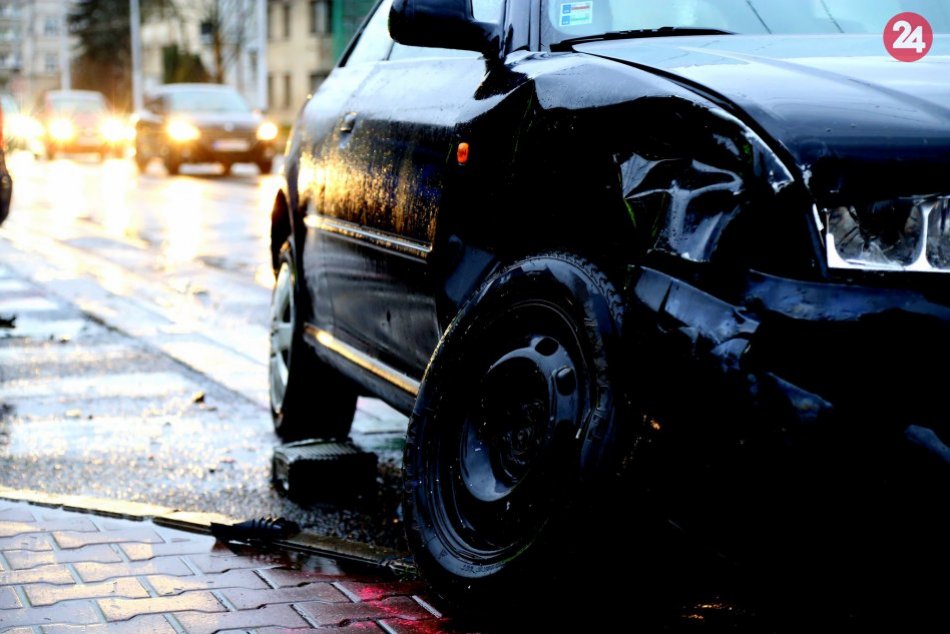 Ilustračný obrázok k článku Bystričania, kto vám preplatí nehodu s ukrajinským autom bez poistky?