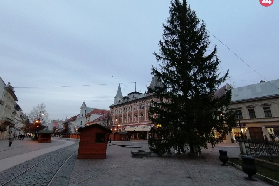 Ilustračný obrázok k článku Stánky sú zatiaľ prázdne. Vianočné trhy v Košiciach budú aj ekologické, FOTO