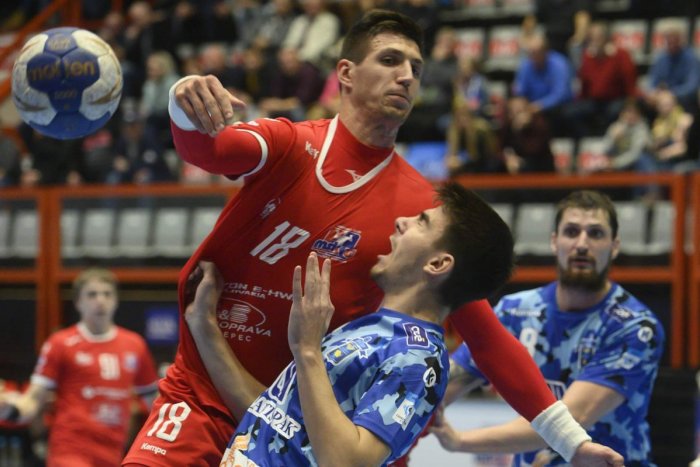 Ilustračný obrázok k článku Koniec so vztýčenou hlavou: Ruský líder nad sily Považskobystričanov