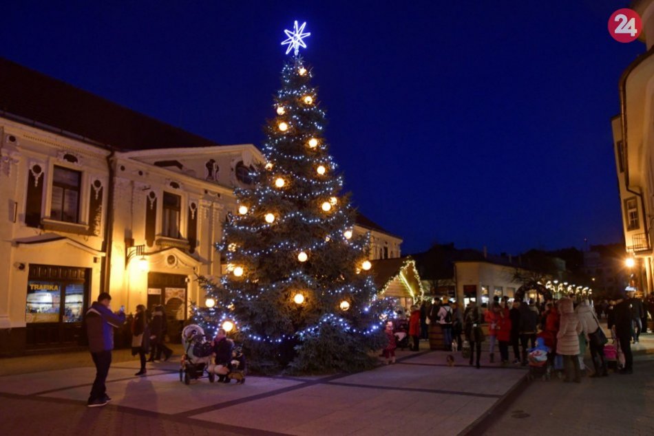 Ilustračný obrázok k článku Vianočné trhy v Piešťanoch už začali: Lákajú na PROGRAM a jablká v karameli, FOTO