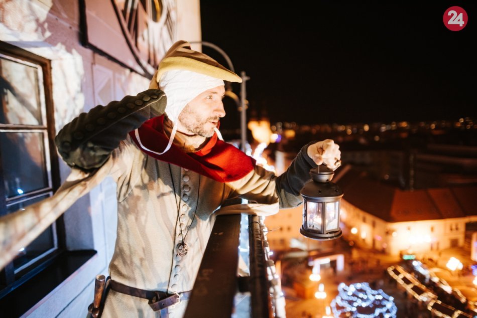 Ilustračný obrázok k článku Výstup na vežu s lampášom a bezplatné prehliadky mesta: Spestrite si advent v Trnave