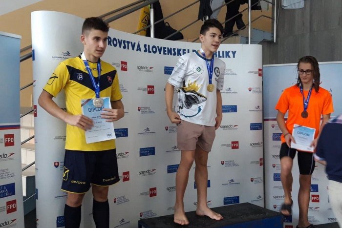 Ilustračný obrázok k článku Majstrovstvá starších žiakov v plávaní: Dominik Luksaj si domov doniesol štyri medaily