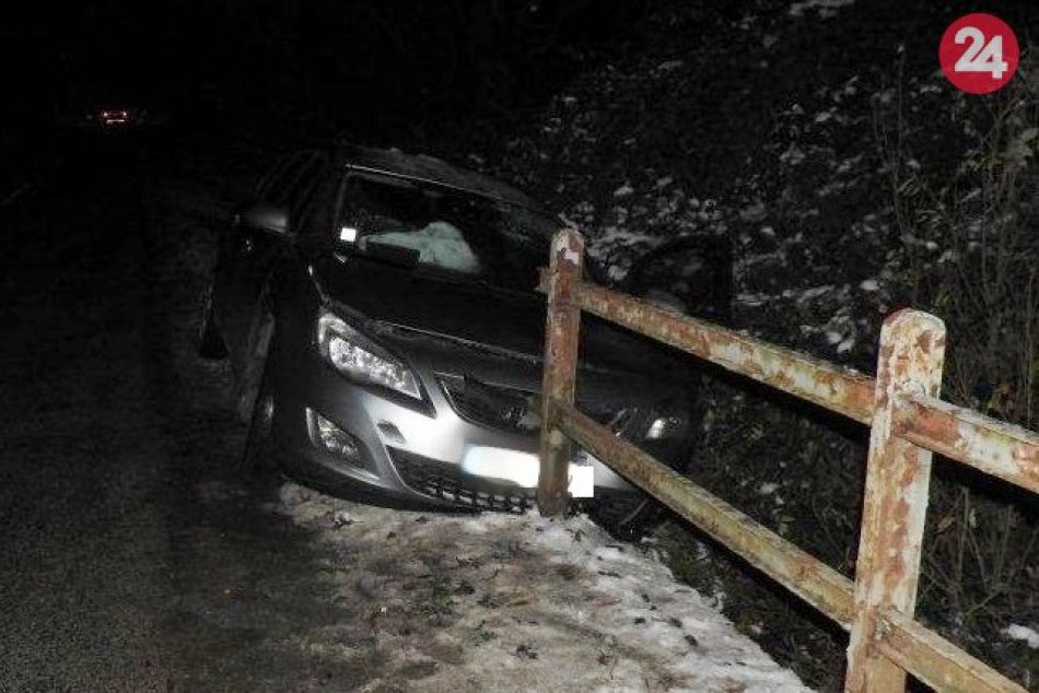 Ilustračný obrázok k článku Vodička (40) si poriadne zavarila: Rozbila auto, bola pod parou, FOTO