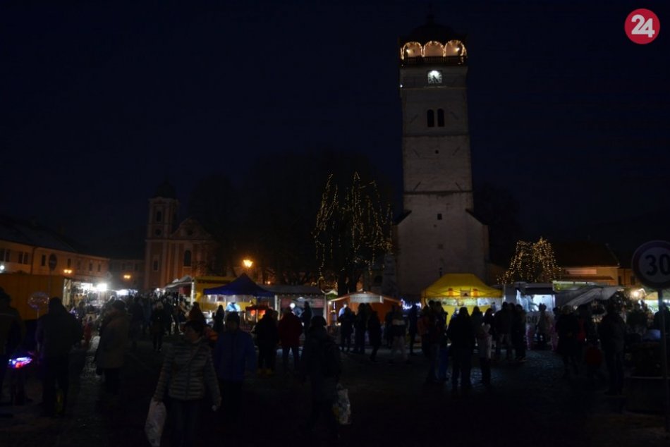 Ilustračný obrázok k článku Pravá sviatočná atmosféra v Rožňave: Prvé FOTO z Vianočných trhov v meste!
