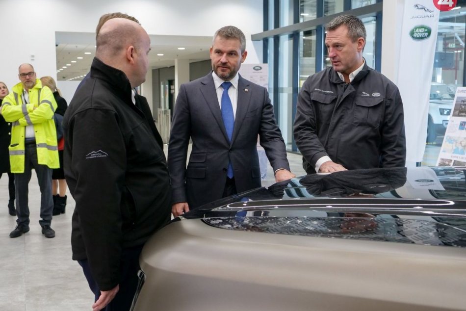 Ilustračný obrázok k článku Pellegrini na návšteve Jaguar Land Rover: Kritizoval nedostatočnú dopravu pre zamestnancov