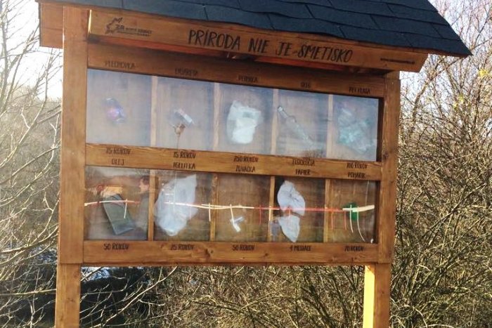 Ilustračný obrázok k článku Odpad do prírody nepatrí: V novozámockom Berku pribudla náučná tabuľa