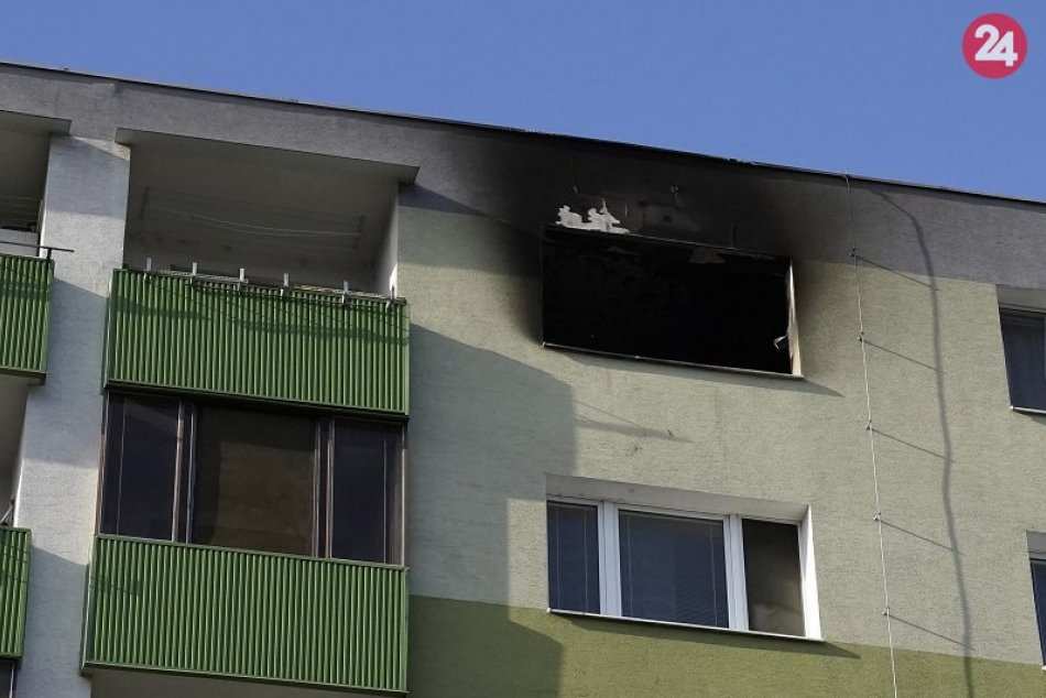 Ilustračný obrázok k článku Vo Vrakuni horelo! Plamene šľahali z okna na najvyššom poschodí + FOTO