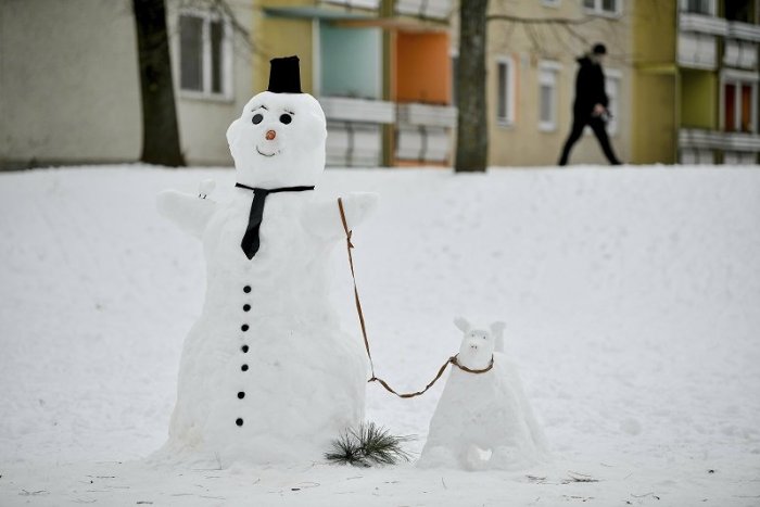Ilustračný obrázok k článku Budú Vianoce na snehu či na blate? Predpovede meteorológov sú zatiaľ takéto