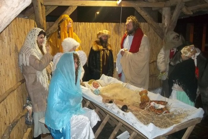 Ilustračný obrázok k článku Rozžiarená Šaľa víta návštevníkov: Začali sa Vianočné trhy, FOTO
