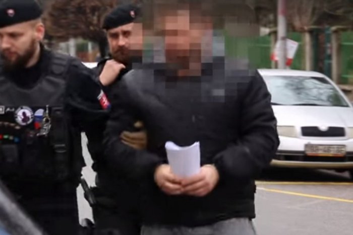 Ilustračný obrázok k článku Polícia o hrôzach v bystrickom byte: Muž mal týrať ženu pred očami detí, VIDEO