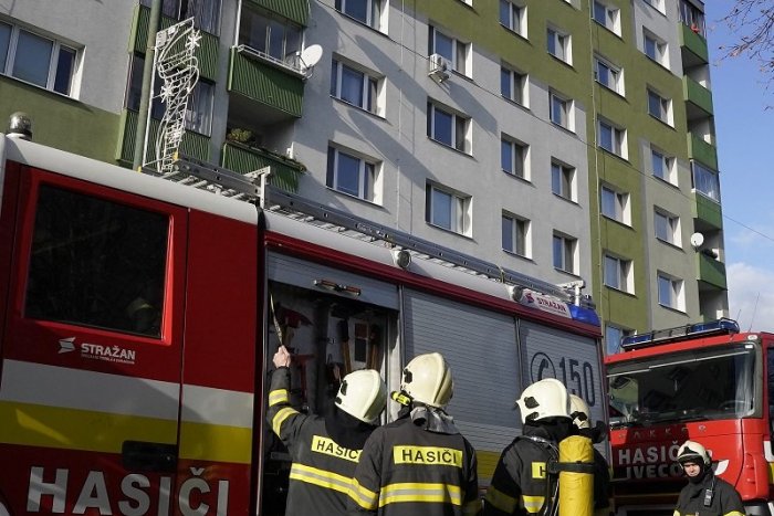 Ilustračný obrázok k článku Zásah hasičov: Z prievidzskej bytovky evakuovali 8 ľudí