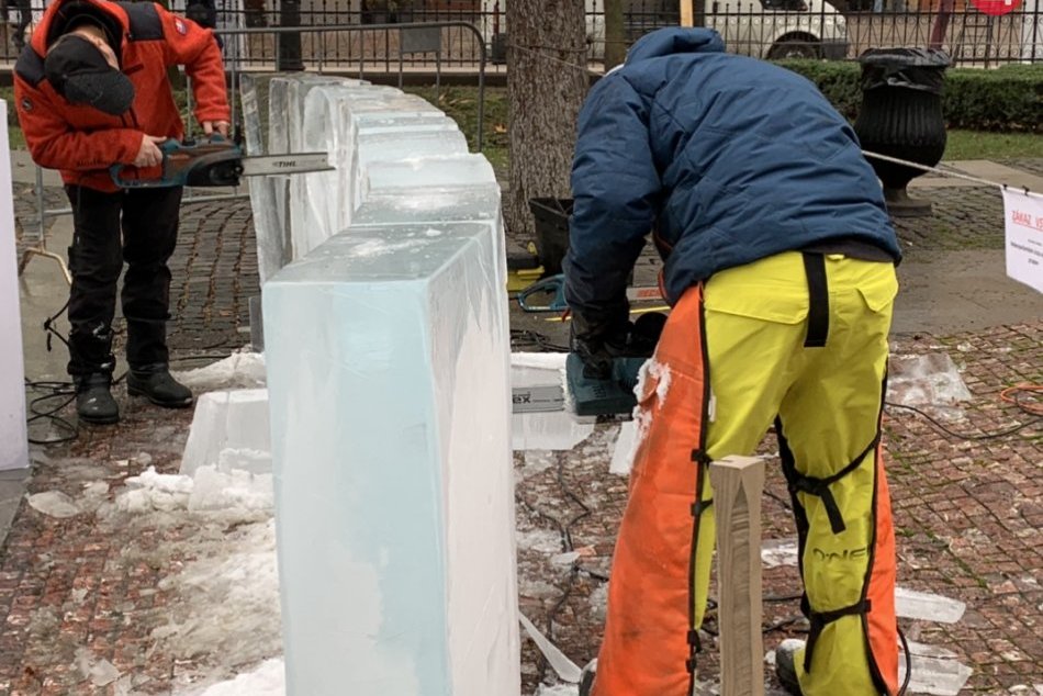 Ilustračný obrázok k článku Košické ľadové kráľovstvo už rastie, napriek vysokým teplotám, FOTO