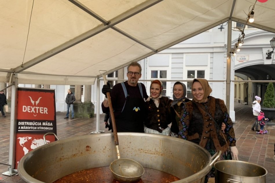 Ilustračný obrázok k článku Anjelská kapustnica opäť rozvoniavala v celom meste a pomohla ľuďom v núdzi, FOTO