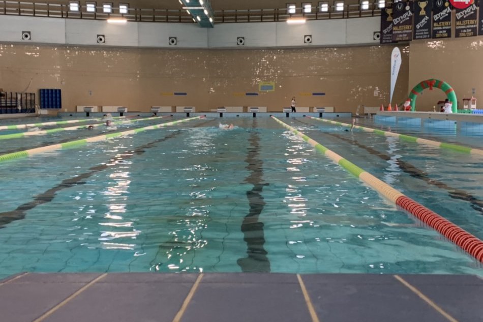 Ilustračný obrázok k článku Na krytej plavárni zaplatíte v tomto roku viac